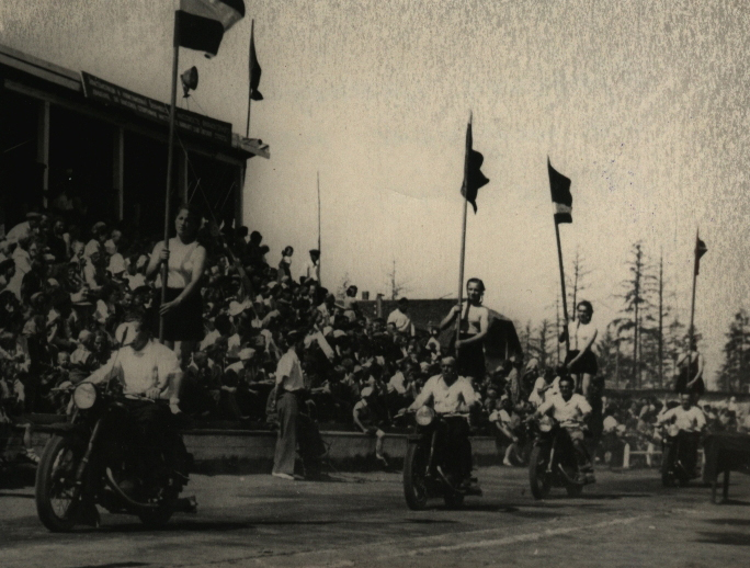 Праздник на стадионе. Сеймчан 1954